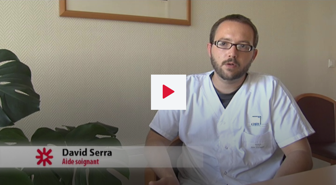 Screenshot de la vidéo "Mieux connaître le métier d’aide-soignant et vous préparer à la formation"